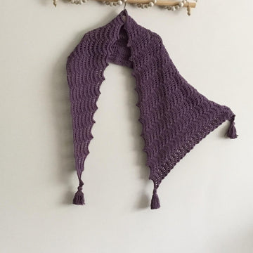 Pretty Waves Triangular Modern Scarf N 613