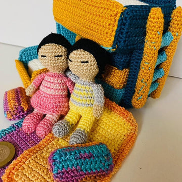 Amigurumi dollhouse double bed