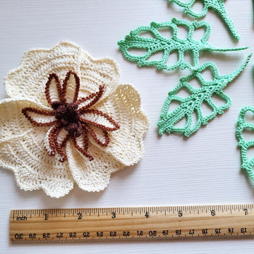 3D flower and openwork leaf pattern