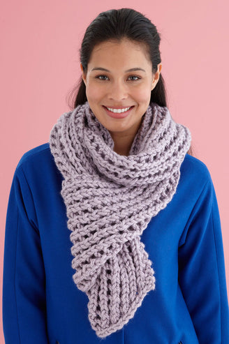 Misty Lace Scarf in Lion Brand Hometown USA - L20136