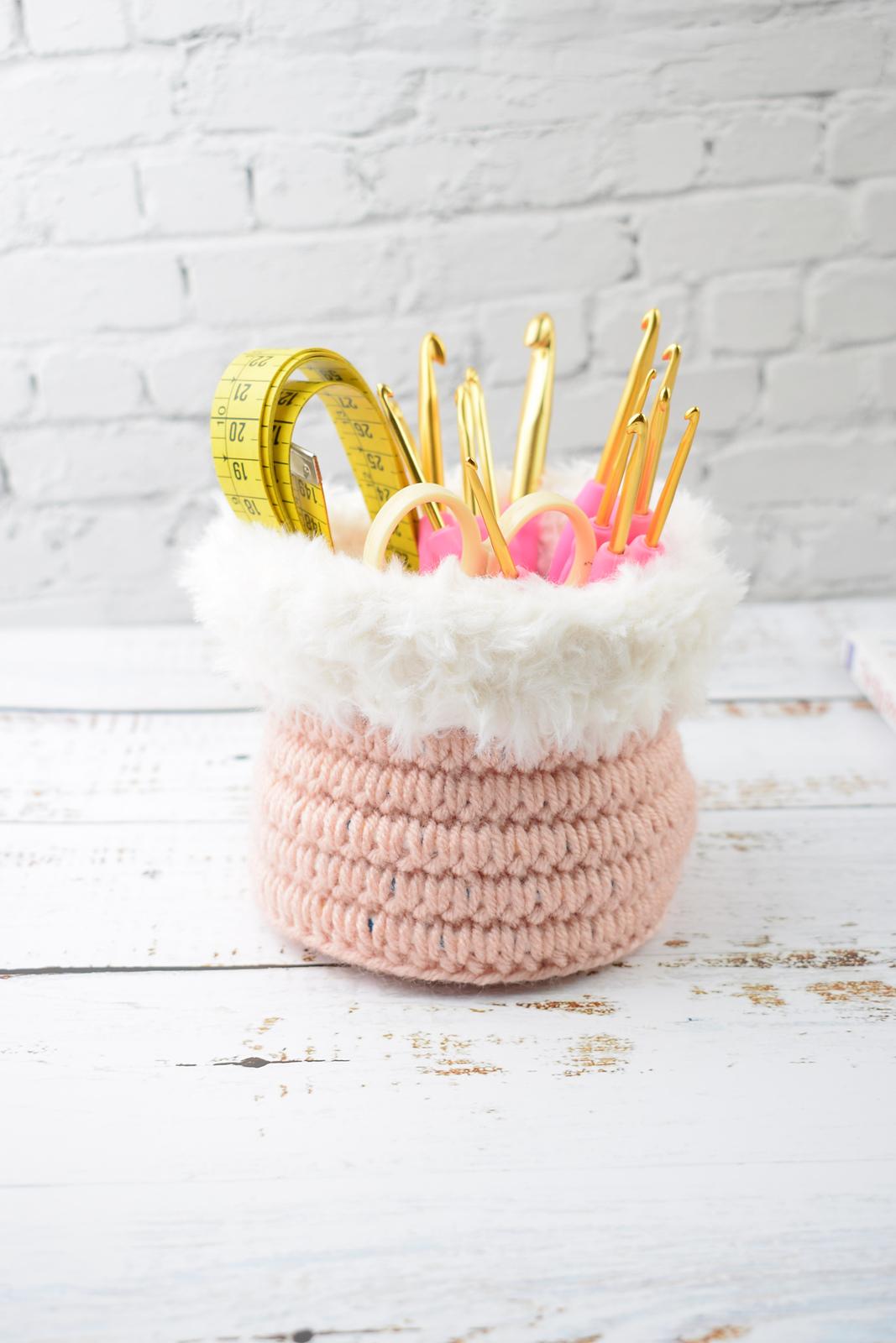Crochet "Gaia" basket