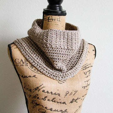 Spider Stitch Trimmed Cowl