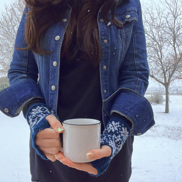Falling Snowflakes Mitts