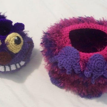 Wonderland Cheshire Cat Basket Set and Stuffed Toy