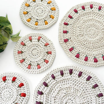 The Tulip Placemat & Doily Set 104