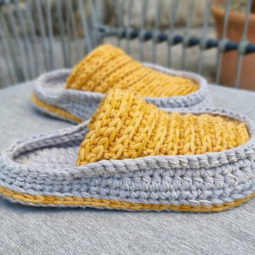 Double sole crochet slippers for adults and kids pattern S28