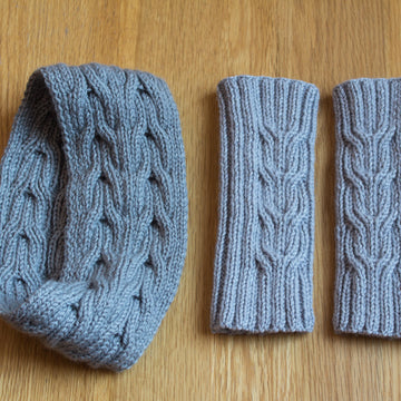 Frost Fighter - Headband and MItts set