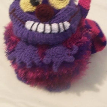 Wonderland Cheshire Cat Basket Set and Stuffed Toy