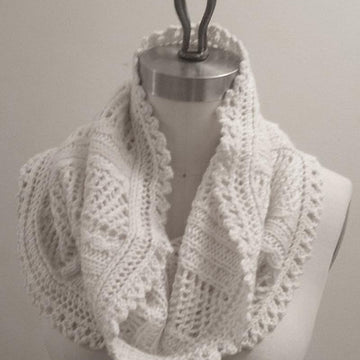 Bella bee cowl