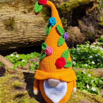 Gnome with roses