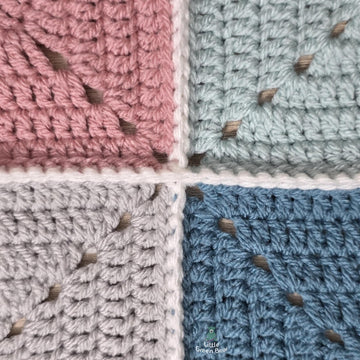 Puppy Pawprint Blanket - UK Terminology
