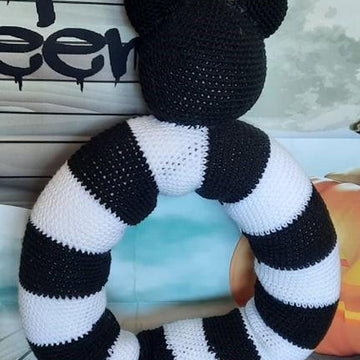 Midnight the Cat Halloween Wreath Crochet Pattern