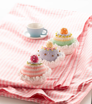 Nadelkissen „ Muffins“ in Schachenmayr Micro - Downloadable PDF