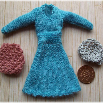 1:12th scale Ladies dress and snood c. 1939