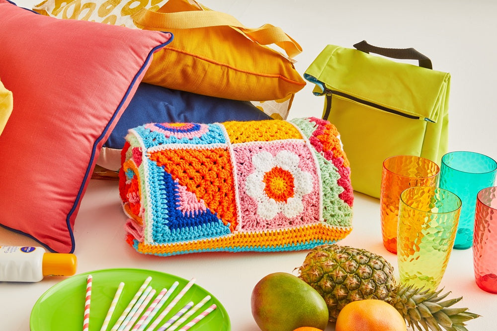 Hayfield DayTripper Picnic Blanket CAL 12 Ball Colour Pack
