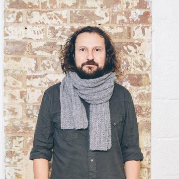 Unisex textured scarf