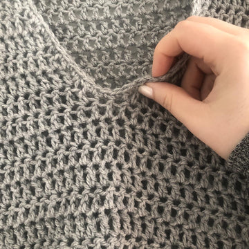 Simple V Top