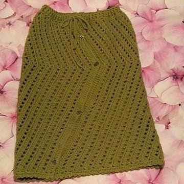 Buttoned skirt