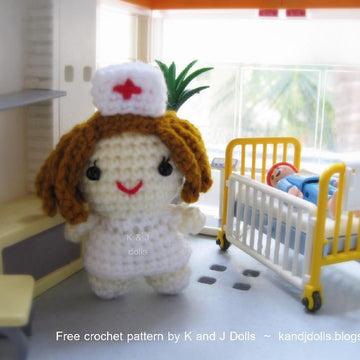 Little Nurse - Free amigurumi doll crochet pattern