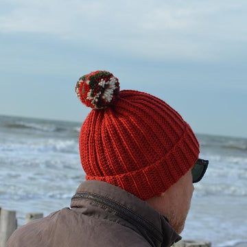 Pom-pommy hat