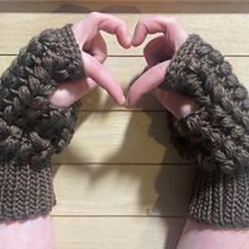 Pearls of the Sea Fingerless Gloves