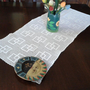 Easy table runner filet doily