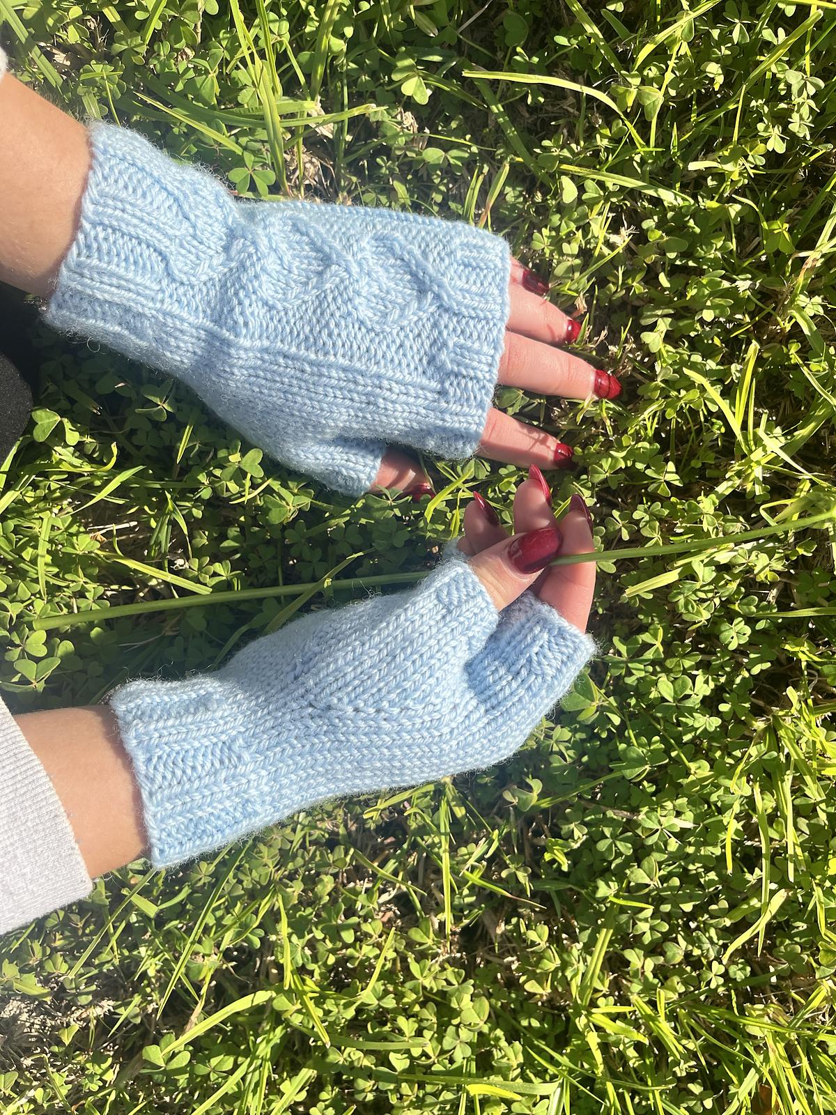 Heart in My Hand Mitts