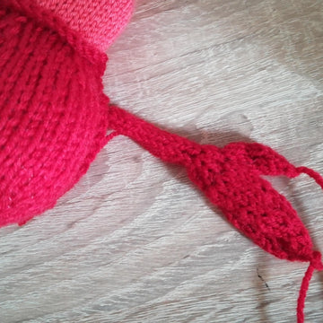 Toy knitting pattern Sebastian crab