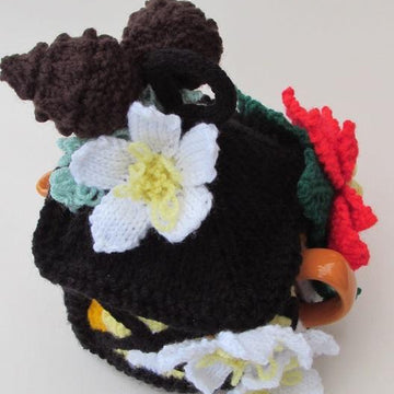 Christmas Lantern Tea Cosy Knitting Pattern