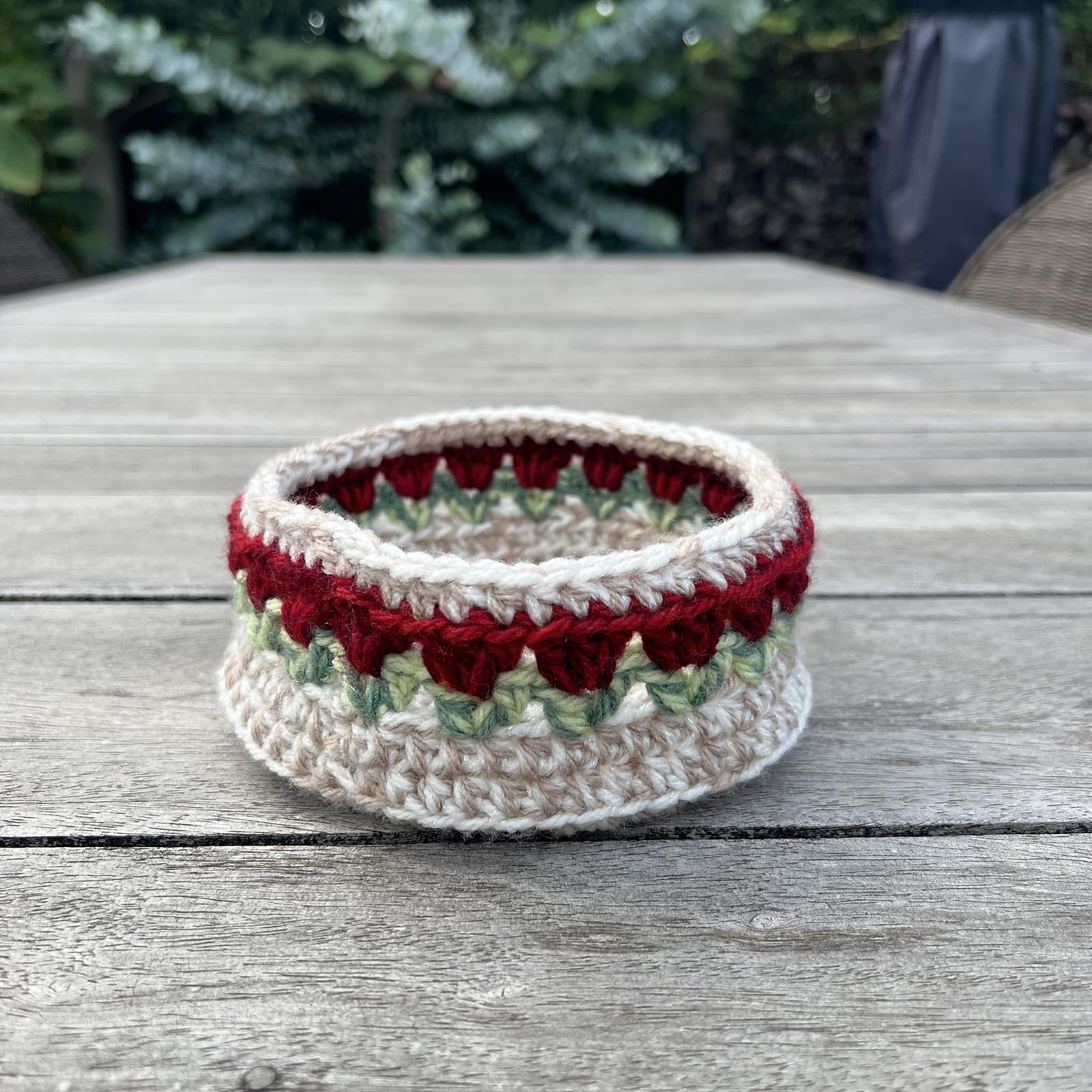 Round Tulip Basket
