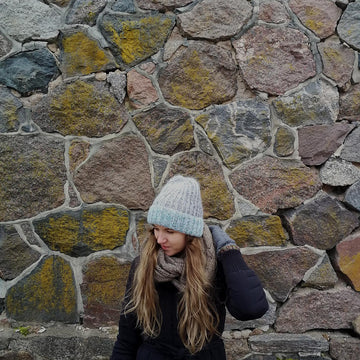 Along hat