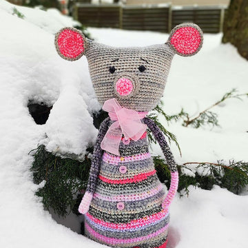 Scrap yarn crochet Mouse