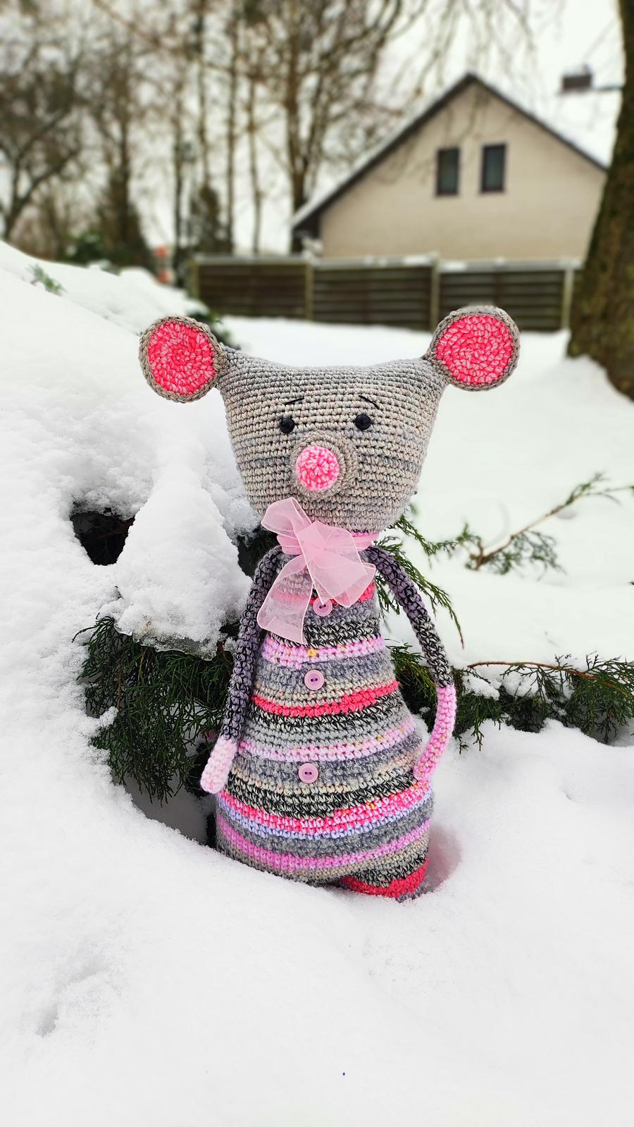 Scrap yarn crochet Mouse