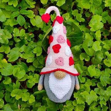 Crochet Valentine gnome