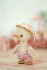 GOOSE Knitting Pattern PDF, Flat Knitted gooseling, Tiny knit tutorial