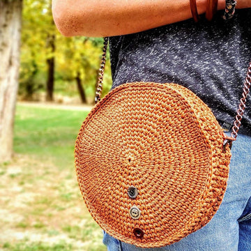 Round crochet purse