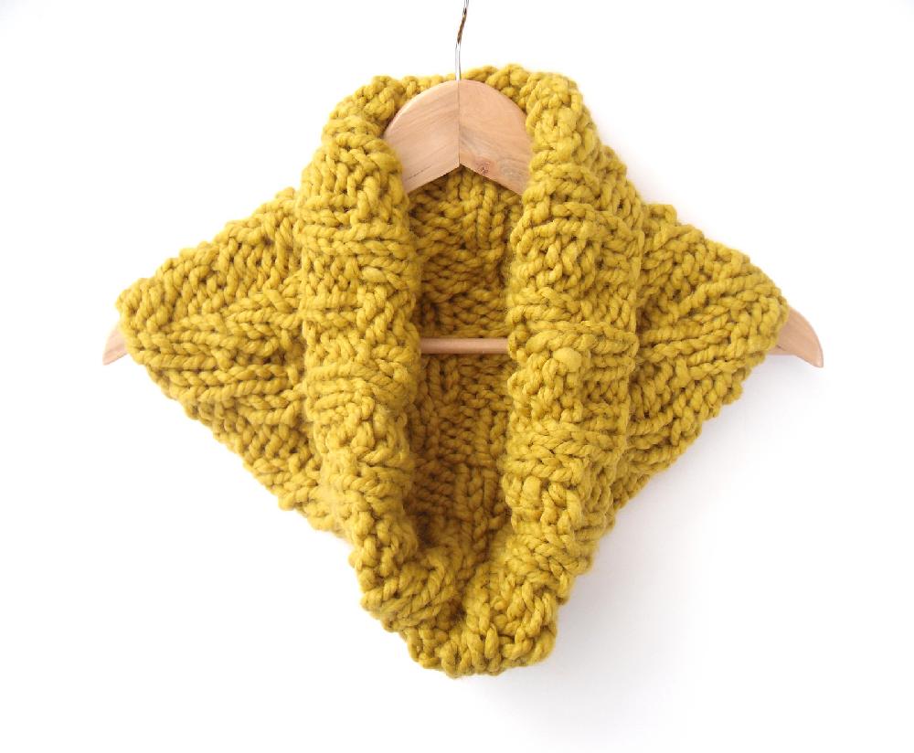 Chunky Chevron Cowl