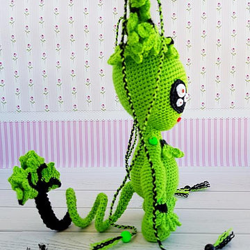 Crochet Cute Alien Girl