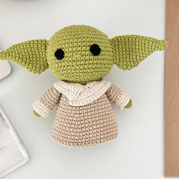 Baby Yoda crochet pattern