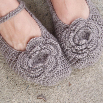 Crochet slippers with 4-layers flower