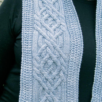 Erme Cabled Scarf