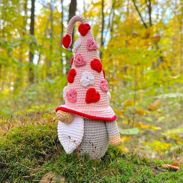 Crochet Valentine gnome