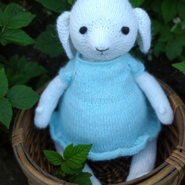 Sheep knitting pattern. Knitted lamb toy