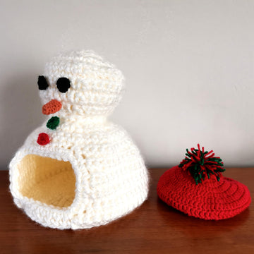 Snowman house small animals