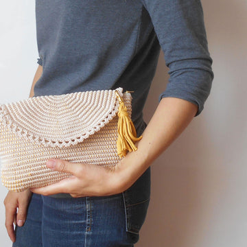 Tapestry clutch pattern