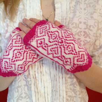 The Spear Maiden's Heart Fingerless