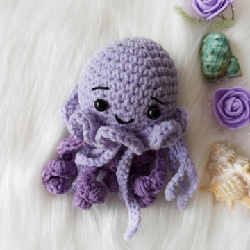 Jellyfish crochet pattern, small amigurumi sea creature pattern