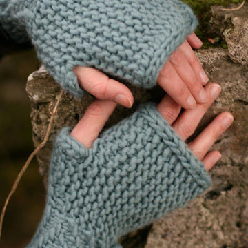 Basanite Mittens