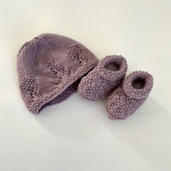 Thistle Booties and Hat BJ512