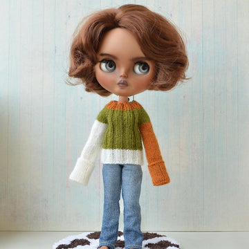 Sweater for doll